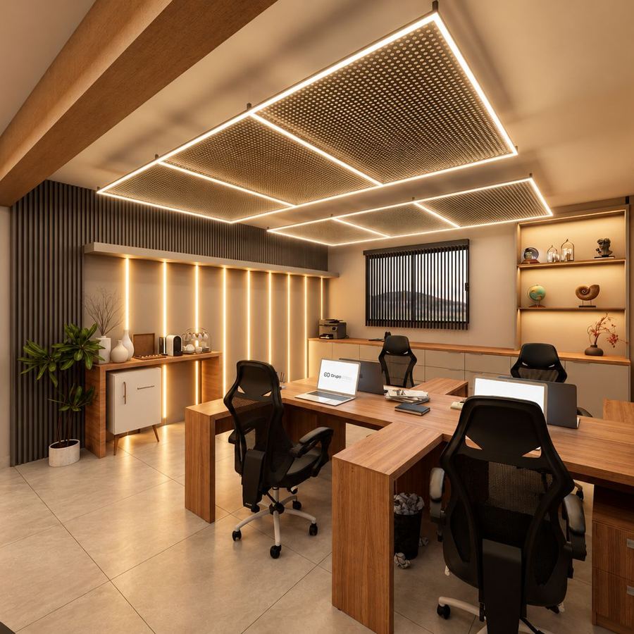Sala de trabalho do MaxSul, com forro vazado e bancadas em madeira
